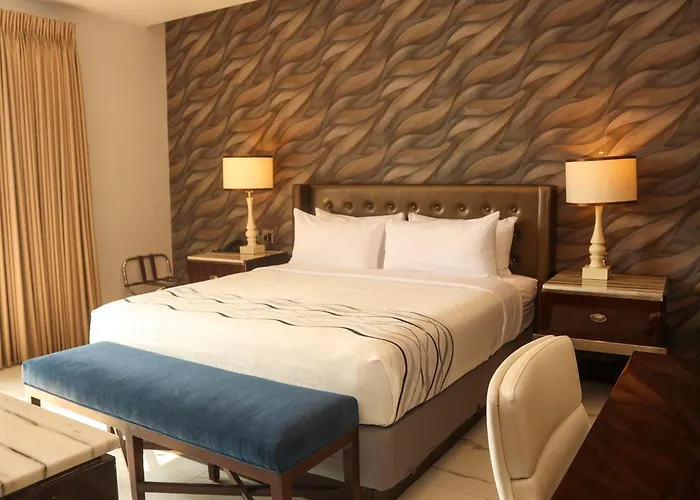 Hotel Grand One Plaza